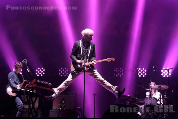 FRANZ FERDINAND - 2017-08-25 - SAINT CLOUD - Domaine National - Grande Scene - 